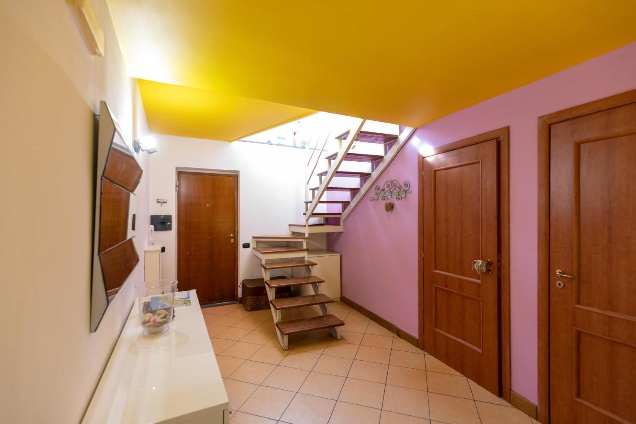Colored House Until 7 People Above Sqplebiscito Napels Buitenkant foto